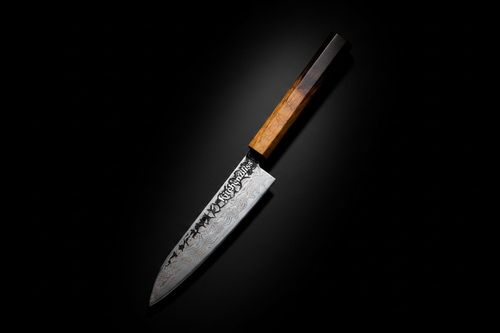 Hikari Santoku - fond noir dramatique